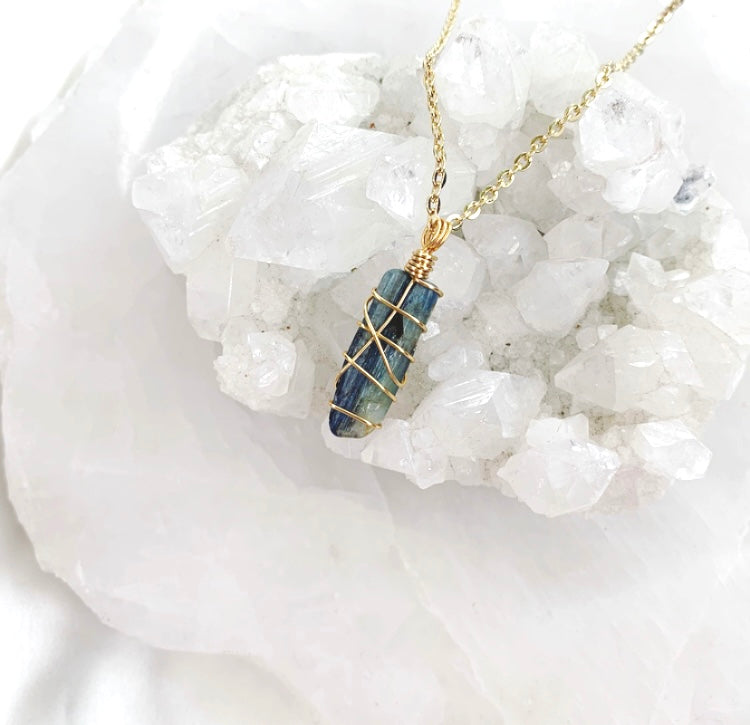 Kyanite Necklace (Gold)