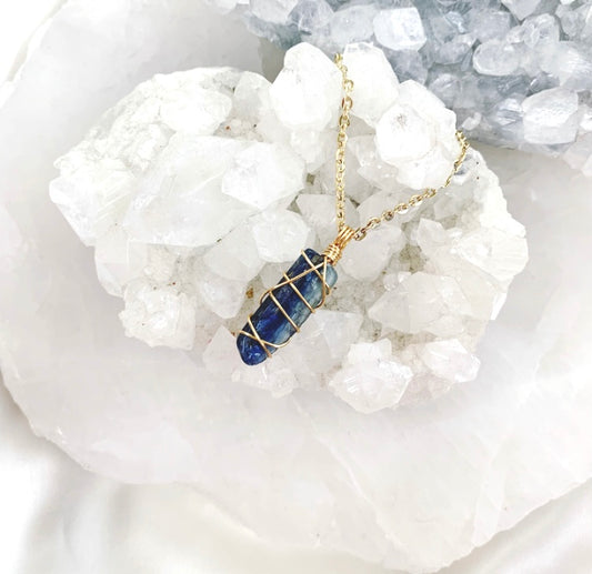 Kyanite Necklace (Gold)