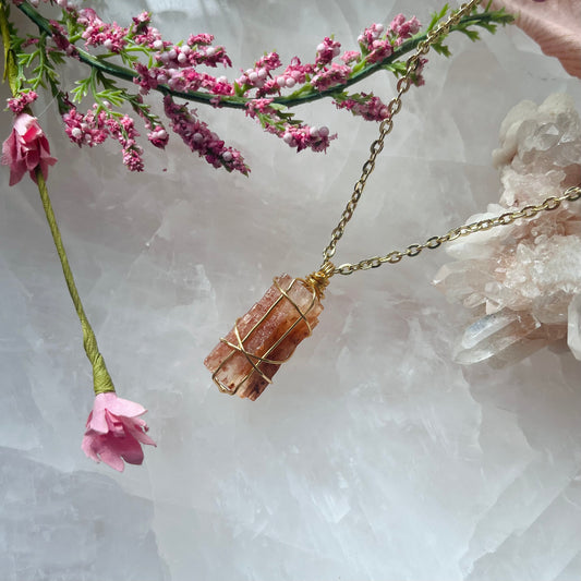 Aragonite Necklace (Gold)